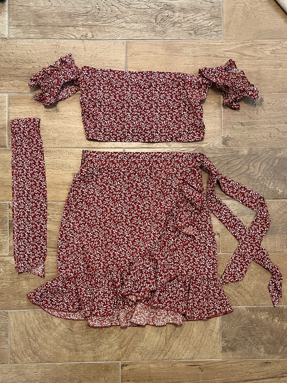 Two-Piece Floral Crop Top & Wrap Skirt Set - Red Floral
